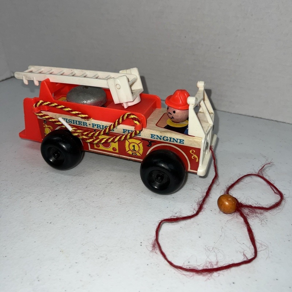 Vintage 1968 Fisher Price Little People Wood Fire Truck Engine With Fireman #720